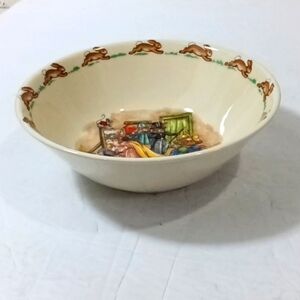 Vintage Royal‎ Doulton Bunnykins Bowl 'Trying on Clothes" English Bone China